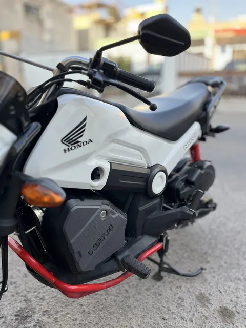 Moto Honda Navi