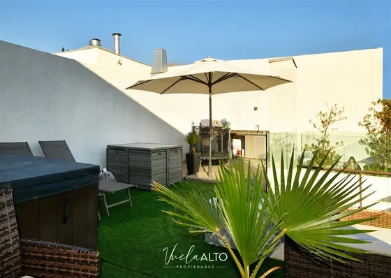 Departamento En Arriendo De 2 Dorm. En Lo Barnechea / Duplex