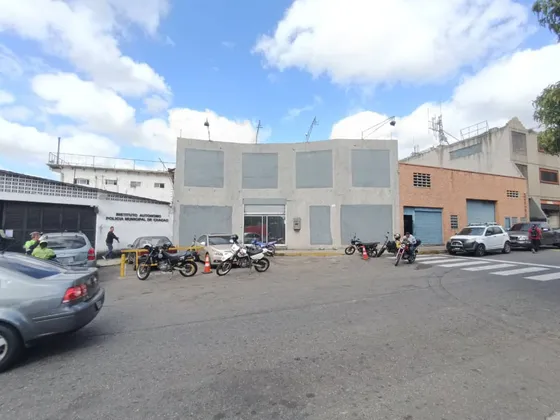 Se Vende /galpón/chacao /221,70mts2 /3of/3b/4p