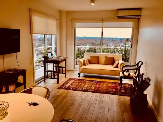 La Lucila, Excelente Departamento De 2 Ambientes En Venta Con Cochera