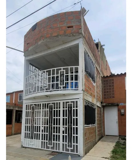 Se Vende Casa De 3 Niveles Sobre Avenida Terranova Jamundi