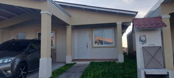 Se Alquila Amplia Casa En Residencial Cumbres Del Lago
