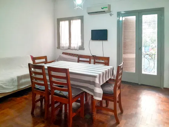Venta/permuta - Ph - 1 Piso Por Escalera - 2 Patios Y Balcón - Frente - Centro, Rosario