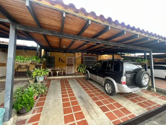 Casa En Venta Ubicada En Urbanizacion Valle De Oro San Diego. St