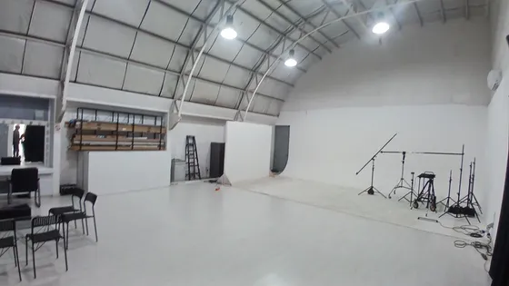 Casa Comercial Con Galpón 
