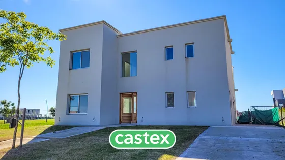 Casa A La Venta Con Pileta Y Sauna En Riberas, Puertos, Escobar