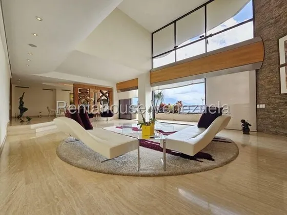 Espectacular Apartamento En Venta En Clnas. De Valle Arriba Lp