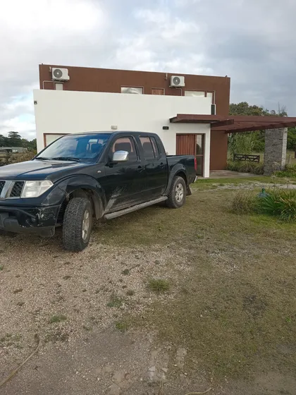 Nissan Frontier 2.5 Le Cab Doble 4x4 Tap. Cuero