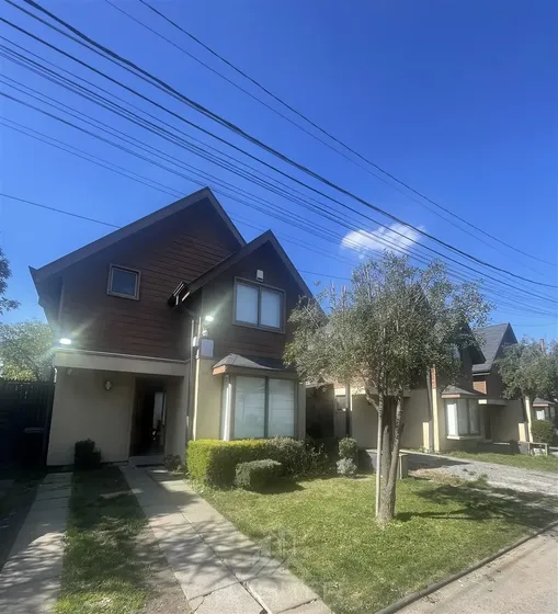 Casa En Venta De 3 Dorm. En Los Angeles