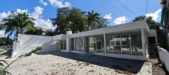 Amplio Local En Venta/renta En Itzimna Cerca De Todo (irl-1056)