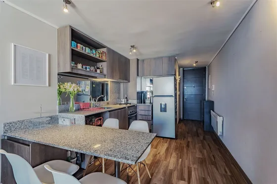 Departamento En Venta De 2 Dorm Con Excelente Ubicación.