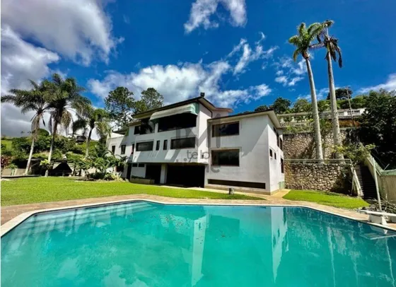Se Alquila Casa 1200m2 6h+s+2ch/10b/6p Cerro Verde