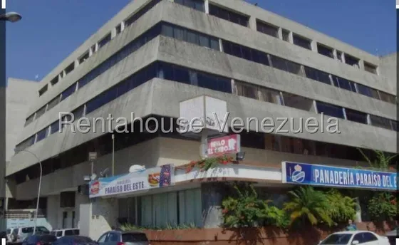 Locales En Venta En El Este De Barquisimeto Cc El Parral Cod.25-13201 Nd