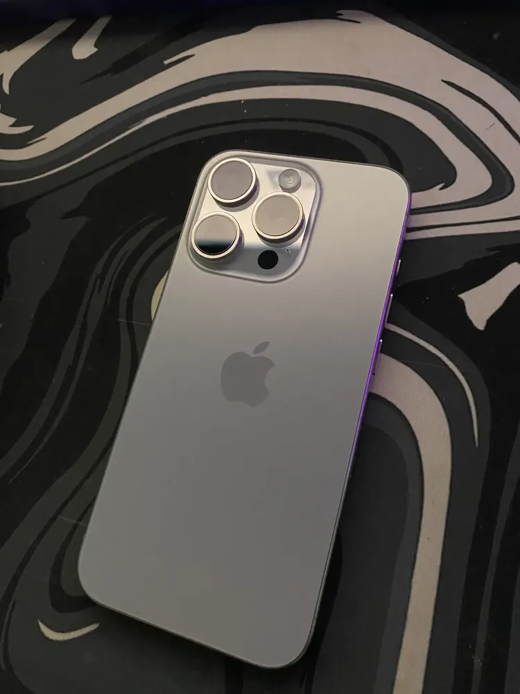 Apple iPhone 15 Pro (512 GB) - Titânio Natural - Excelente