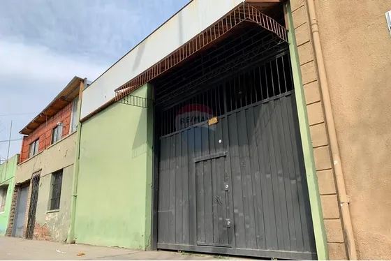 Sólido Galpón Comercial Con Áreas Administrativas