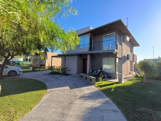 Casa En Venta Barrio San Alfonso Pilar Del Este