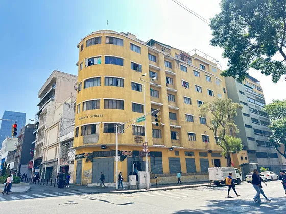 Local Comercial En Alquiler En Avenida Lecuna