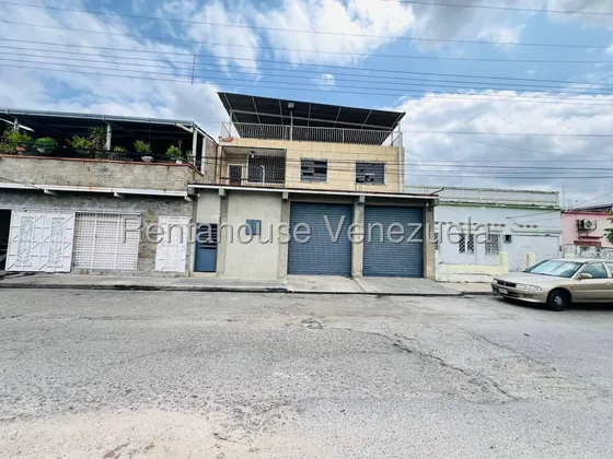 Propiedad Comercial En Venta Santa Rosa Maracay 25-22008 Irr