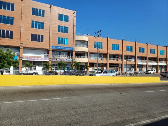 Se Alquila Local Comercial Planta Baja C C Camino Real Barcelona Anzoátegui