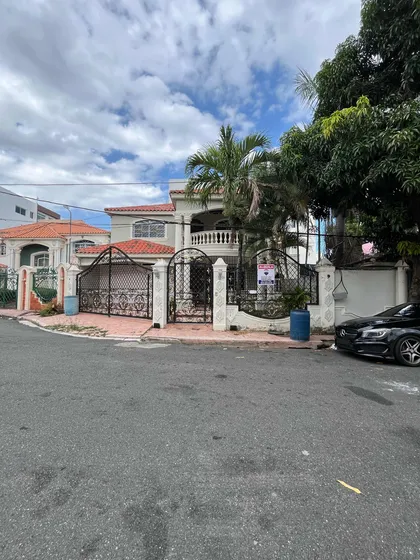 Casa De Alquiler En Corales Del Sur