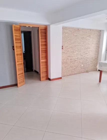 Santa Ines A Lado Colegio Santa Rosa De Lima Comparto Apto  Hab Amoblada