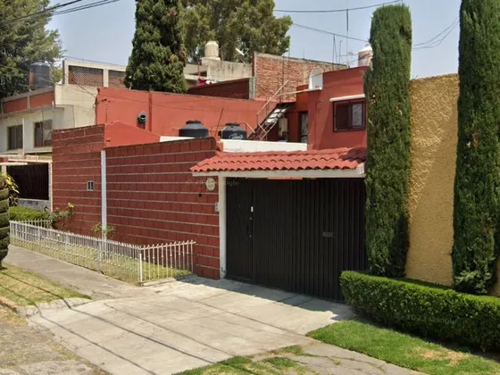 Enorme Casa Con Jardin En Lomas Estrella 1a Seccion Adr