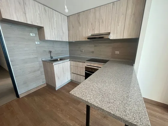 Ref:13833**           Amplio Dpto De 2d + 1b  Con Estacionam