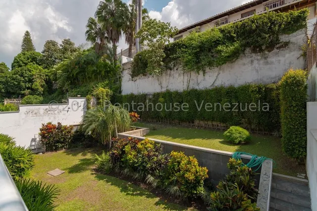 Casa Remodelada,  Lista Para Habitar En Prados Del Este .#24-11687 Np
