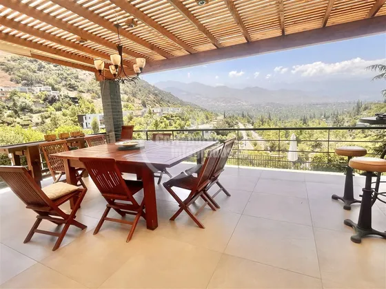 Casa En Venta De 5 Dorm. Golf De Manquehue Los Trapenses