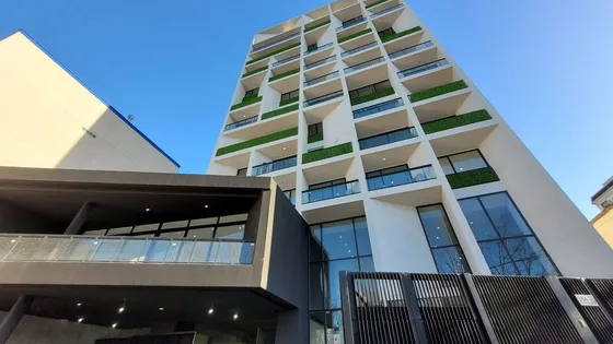 Venta Departamento 3 Ambientes Con Cochera.