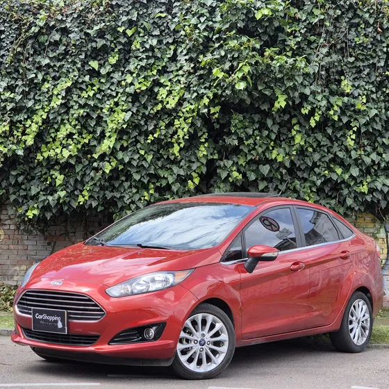 Ford Fiesta 1.6 Titanium Mecánico El Más Comercial Impecable