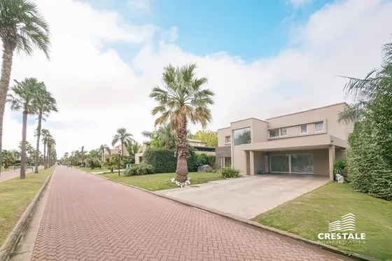 Venta Casa 3 Dormitorios Funes Hills Miraflores Barrio Privado