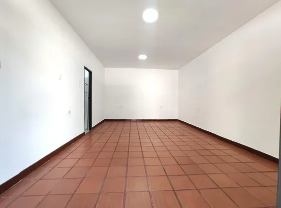 Local En Arriendo En San Martin. Cod A26334
