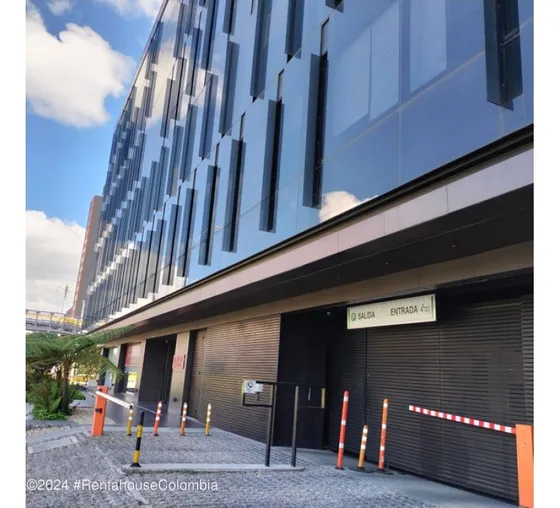 Comercial En  Bella Suiza(bogota) Rah Co: 25-795