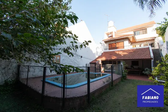 Casa Con Pileta, Quincho Y Garage. Lo Que Necesitas Para Disfrutar Todos Los Dias!