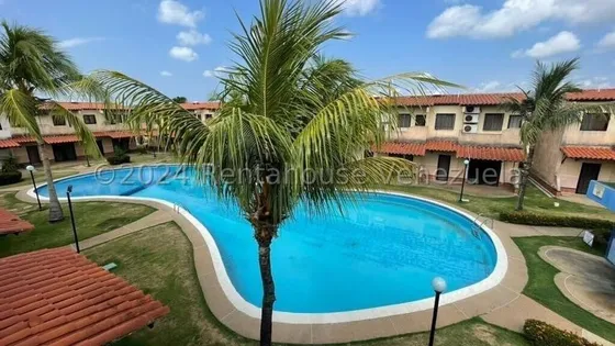 Se Vende Townhouse En Higuerote