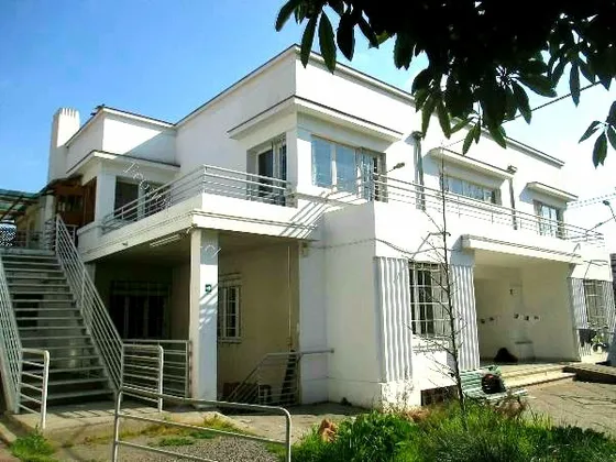 Dos Grandes Y Excelentes Casas De 2 Pisos En Sitio Esquina 