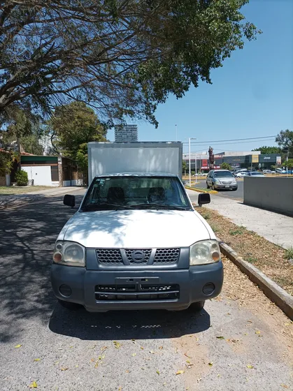 Nissan Np300 2.4 Chasis Dh Mt
