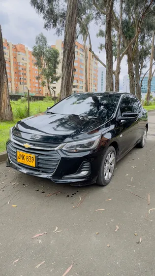 Chevrolet Onix 1.0t Premier Sedan At