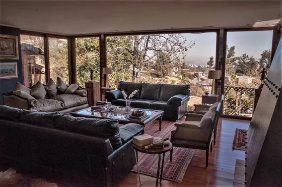 Venta Casa En Las Condes Quinchamalí, 1200 M2, Piscina 