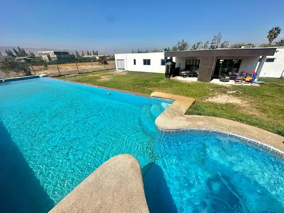 Vendo Casa Parcela 6d 4b Condominio Golf Santra Sara Batuco