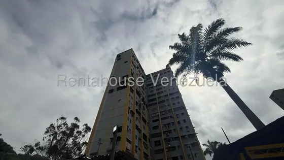 Bello Apartamento En Venta En Caricuao. Belkis 27-3814