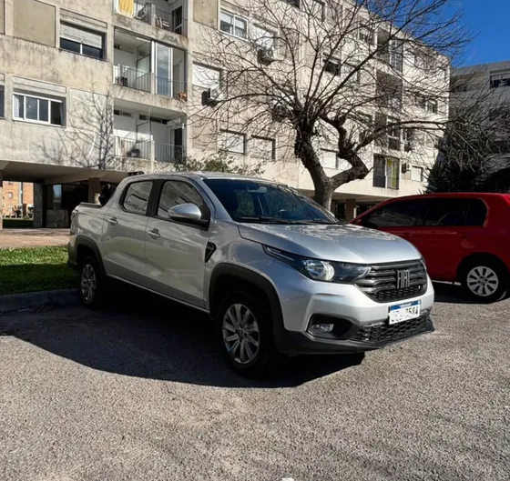 Fiat Strada 1.4 8v Freedom Cd