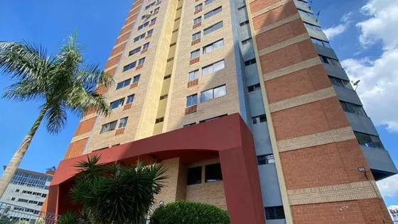 Ana El Kantar Y Gerson Gonzalez  Inzitu Realtors Alquila Apartamento En Los Mangos  Res.  Minotaure Palace. Valencia. Carabobo. Venezuela 