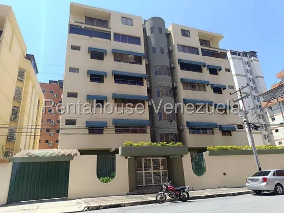 Apartamento En Venta En El Bosque Aragua Maracay 25-9970irrr
