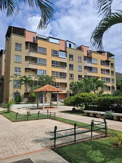 Cr Vende Apto Conj Res, Paso Real, San Diego.