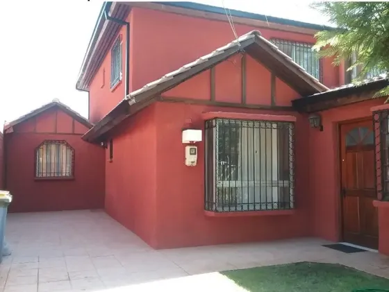 Amplia Casa Con 4 Dorm 2 Baños 2 Est