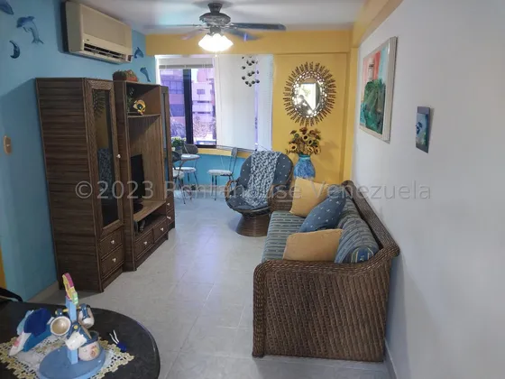 Yf Apartamento En Venta En Agua Sal, Higuerote 23-33247 Gn