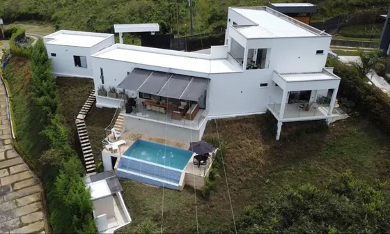 Casa Campestre En Venta En Lago Calima. Cod V11466