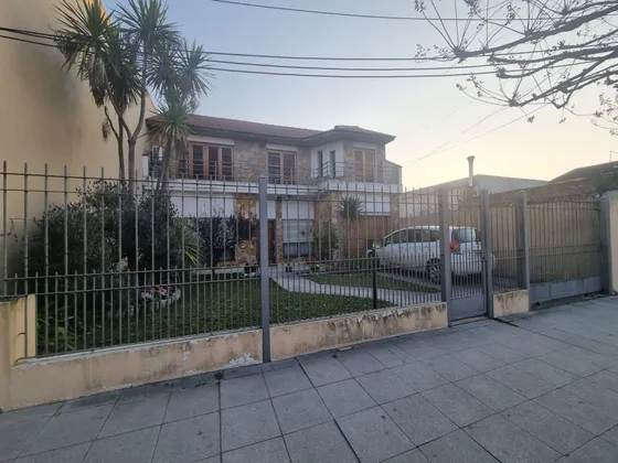 Chalet Y Departamento En Venta Berazategui Centro